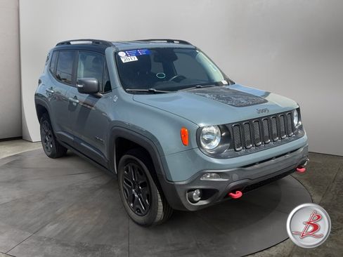 Used 2017 Jeep Renegade Trailhawk AWD/4WD image 1
