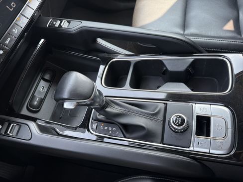 Used 2022 Kia Telluride S FWD image 8