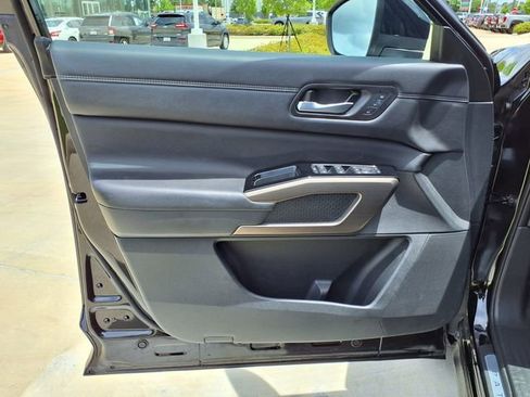 Used 2025 Nissan Pathfinder Platinum w/ Cargo Package FWD image 15