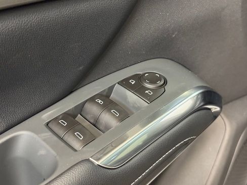 New 2026 Chevrolet Traverse LT w/ Sun and Wheel Package FWD image 10