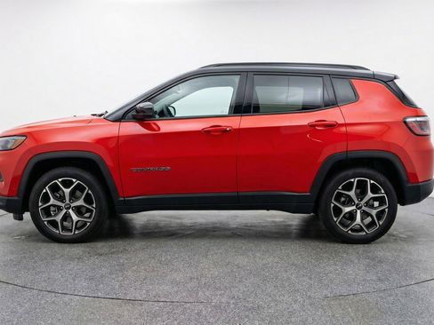 Used 2025 Jeep Compass Limited image 5