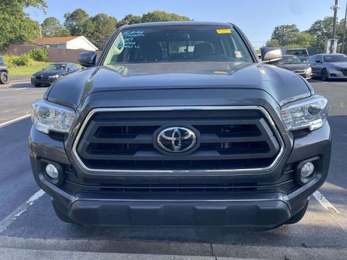 Used 2023 Toyota Tacoma SR5 w/ SR5 Appearance Package RWD image 4