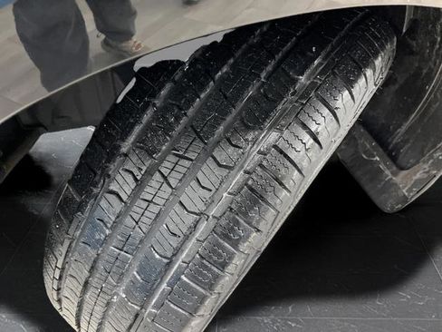 Used 2020 Nissan Pathfinder Platinum image 39