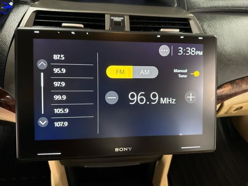 Used 2010 Honda Crosstour EX-L image 18