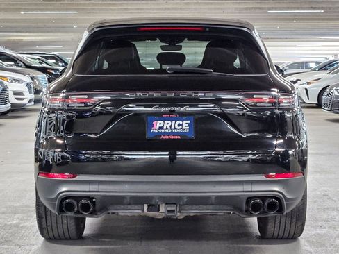 Used 2022 Porsche Cayenne S image 11