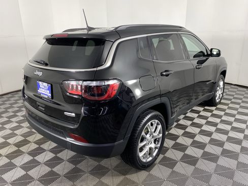 Used 2022 Jeep Compass Latitude image 7