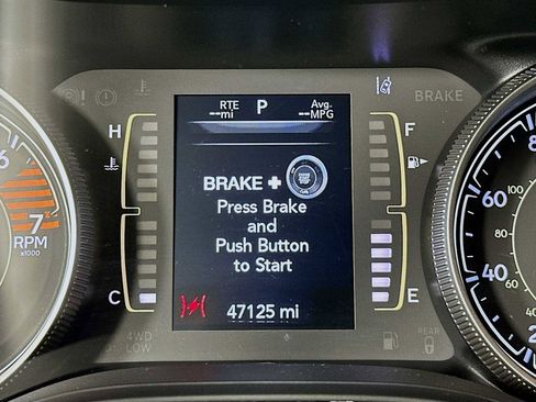 Used 2021 Jeep Cherokee Latitude Plus image 12