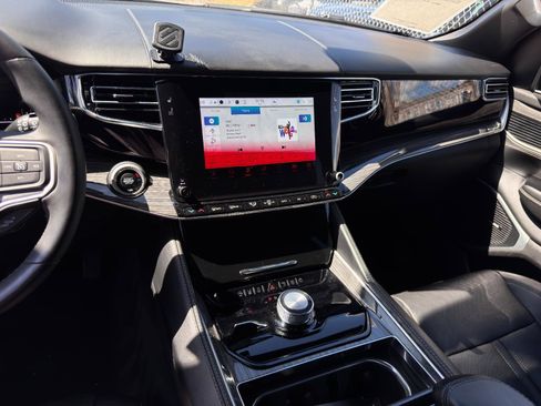 Used 2022 Jeep Wagoneer Series II image 19