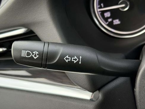 Used 2021 Buick Enclave Essence w/ Sport Touring Edition image 24