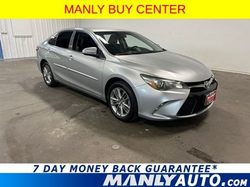 Used 2017 Toyota Camry SE FWD image 1