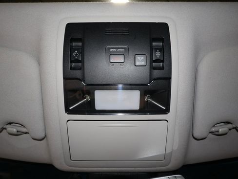 Used 2016 Lexus RX 450h AWD w/ Luxury Package image 32