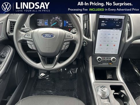 Used 2024 Ford Edge SE w/ Black Appearance Package image 10