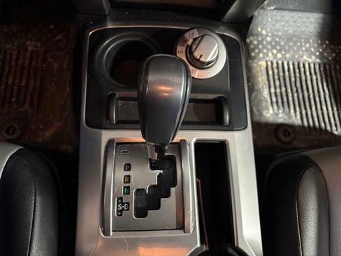 Used 2018 Toyota 4Runner SR5 Premium image 17