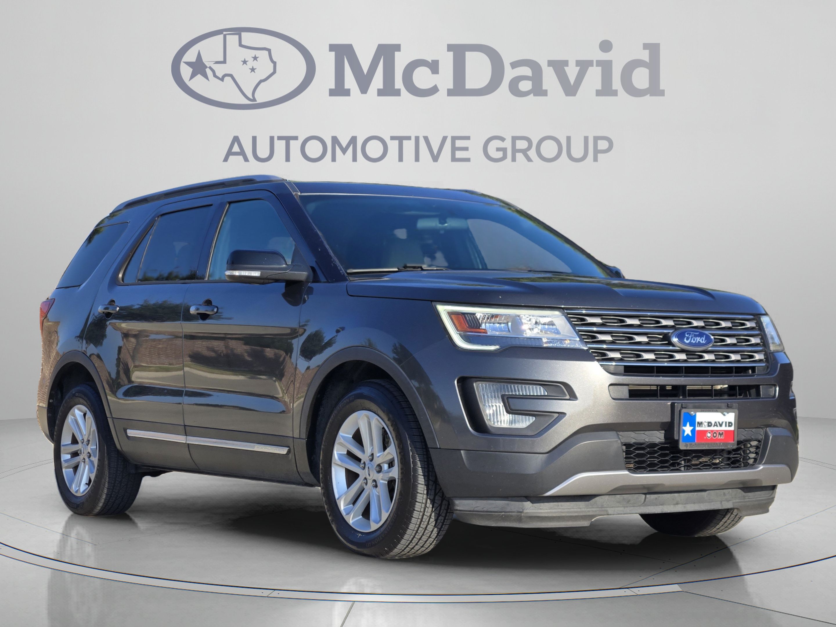 Used 2017 Ford Explorer XLT FWD image 7