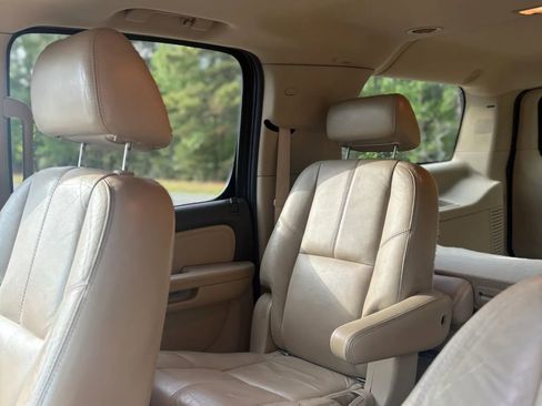 Used 2007 GMC Yukon XL Denali AWD/4WD image 36