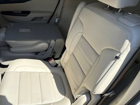 Used 2023 GMC Acadia Denali AWD/4WD image 10