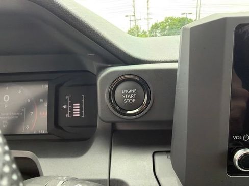 Used 2025 Toyota Tacoma SR w/ SR Upgrade Package AWD/4WD image 19