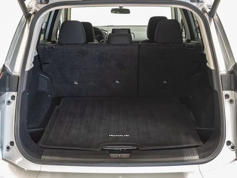 Used 2025 Nissan Rogue SV FWD image 33