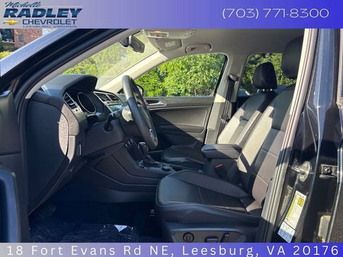 Used 2021 Volkswagen Tiguan SE AWD/4WD image 21