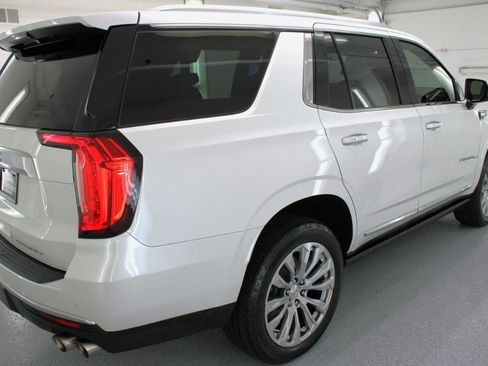 Used 2021 GMC Yukon Denali w/ Denali Premium Package image 10