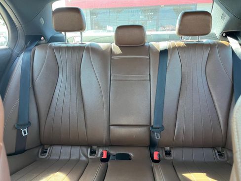 Used 2017 Mercedes-Benz E 300 4MATIC image 39