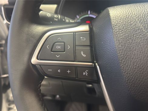 Used 2023 Toyota Highlander LE image 13