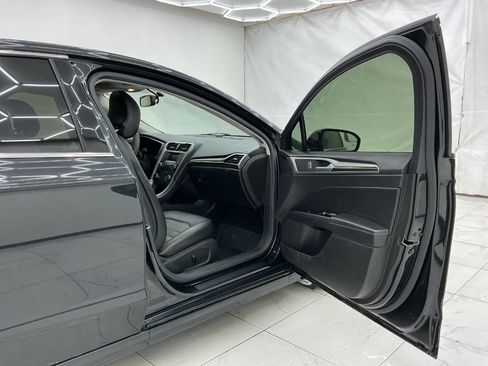 Used 2014 Ford Fusion SE w/ Equipment Group 202A FWD image 11