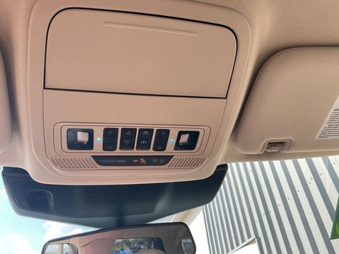 Used 2022 Ford Explorer XLT w/ Equipment Group 202A image 17