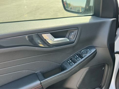 Certified 2025 Ford Escape ST-Line Select AWD/4WD image 30