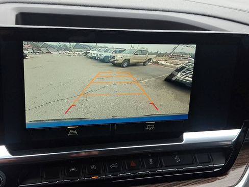 Used 2024 Chevrolet Silverado 1500 LT image 18