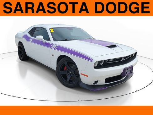 Used 2022 Dodge Challenger GT RWD image 1