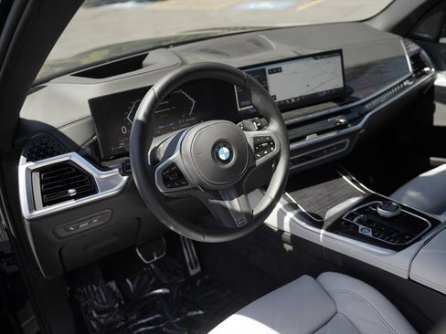 Used 2025 BMW X5 xDrive40i w/ Executive Package AWD/4WD image 9