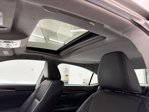 Used 2018 Lexus ES 350 w/ Navigation System Package FWD image 15