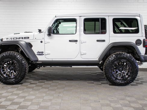 Used 2026 Jeep Wrangler Moab image 6