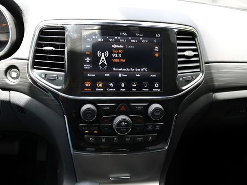 Used 2022 Jeep Grand Cherokee Laredo X RWD image 27