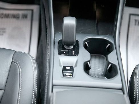 New 2026 Volvo XC40 B5 Core image 27