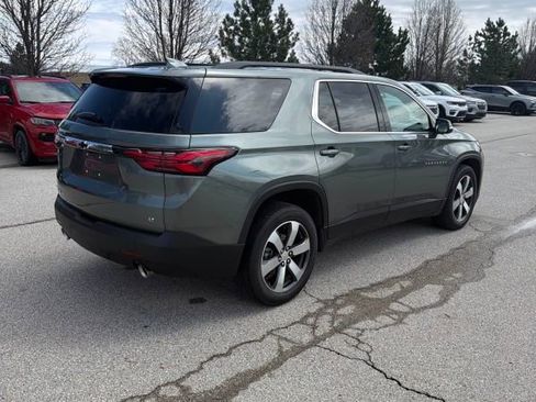 Used 2023 Chevrolet Traverse LT w/ LT Premium Package AWD/4WD image 3