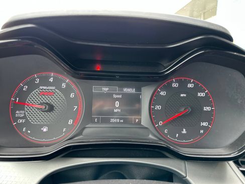 Used 2025 Chevrolet Trax RS FWD image 21