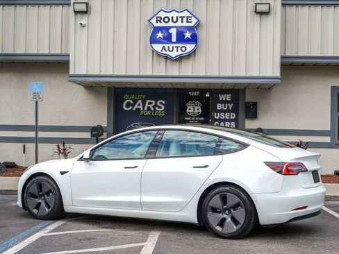 Used 2021 Tesla Model 3 Standard Range Plus RWD image 6