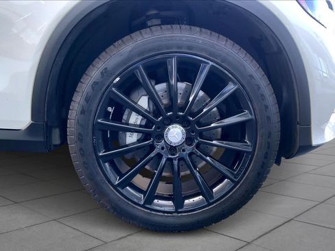 Used 2017 Mercedes-Benz GLC 300 4MATIC Coupe image 10