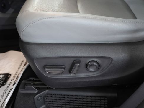 Used 2023 Toyota Sienna Limited AWD/4WD image 27