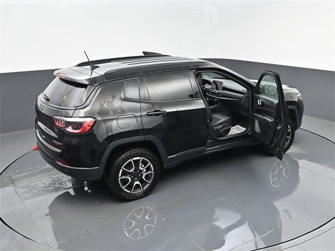 Used 2024 Jeep Compass Trailhawk image 24