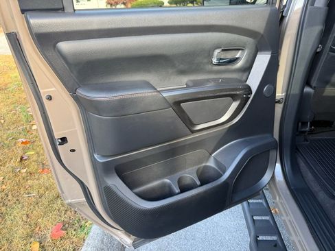 Used 2021 Nissan Titan PRO-4X w/ Pro-4x Convenience Package image 34