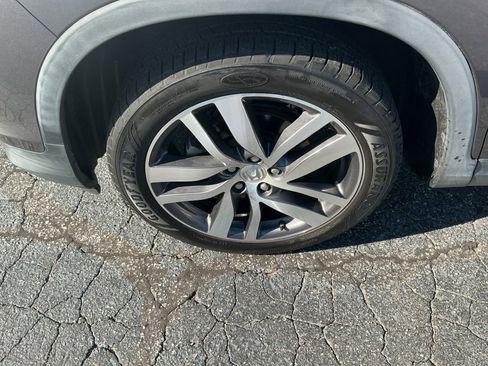 Used 2017 Honda Pilot Touring image 29