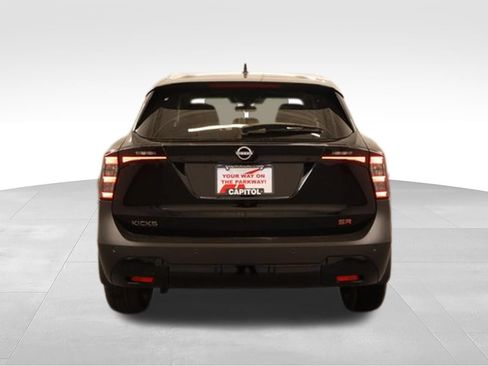 New 2026 Nissan Kicks SR w/ SR Premium Package FWD image 3
