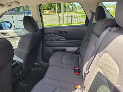 Used 2024 Nissan Pathfinder S AWD/4WD image 28