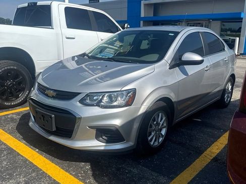 Used 2019 Chevrolet Sonic LT w/ Convenience Package FWD image 1