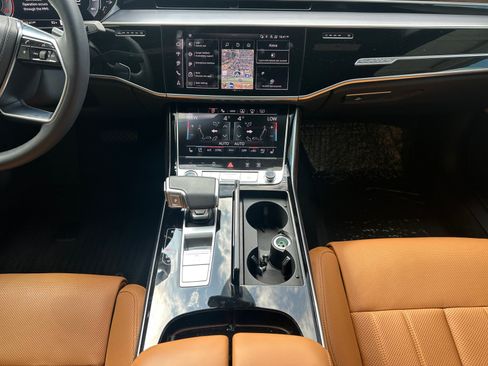 Used 2025 Audi A8 L 3.0T AWD/4WD image 12