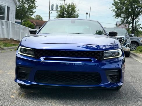 Used 2018 Dodge Charger SXT w/ Blacktop Package RWD image 9