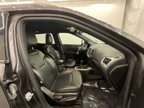 Used 2021 Jeep Compass Latitude AWD/4WD image 23